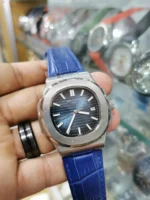 ⁦باتيك فيليب نوتيلوس أزرق جلد طبيعي - Patek Philippe Nautilus Blue Dial Leather⁩ - الصورة ⁦4⁩