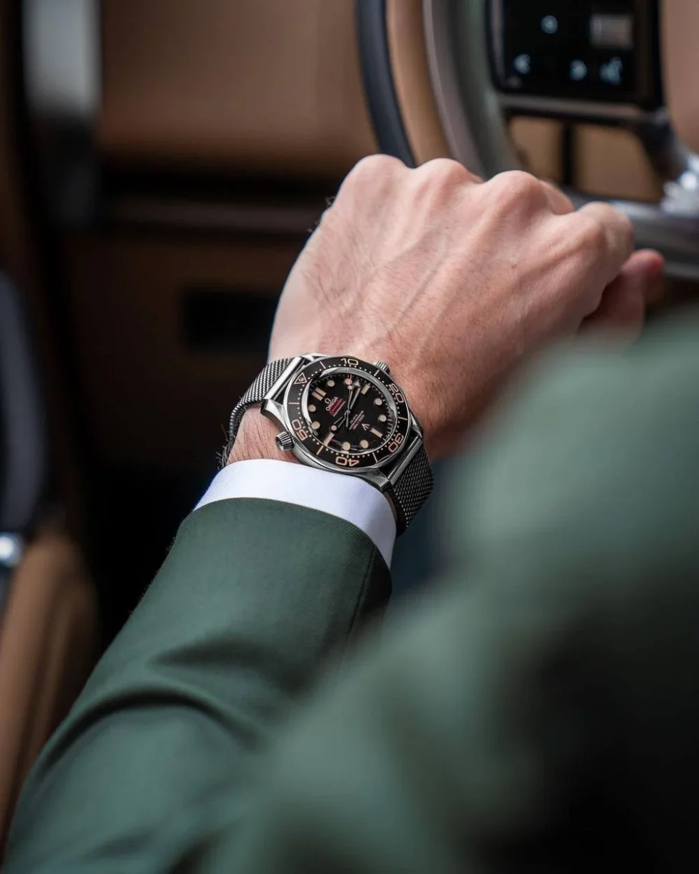 ⁦أوميجا سي ماستر 007 - Omega Seamaster Diver 300M 007 Edition James Bond⁩ - الصورة ⁦4⁩