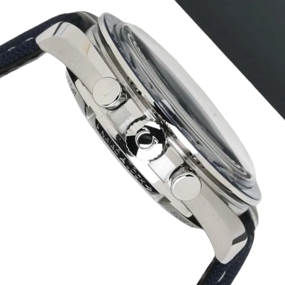 ⁦ساعة أوميجا سبيد ماستر سنوبي - Omega Speedmaster Silver Snoopy Award Blue⁩ - الصورة ⁦3⁩